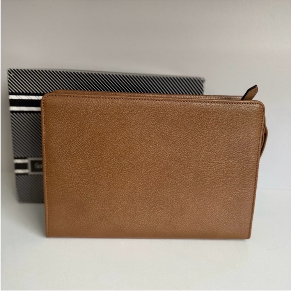 ❌SOLD❌GIANNI VERSACE Deadstock Vintage Warm
Brown Leather Zip Clutch Wristlet - Picture 7 of 11